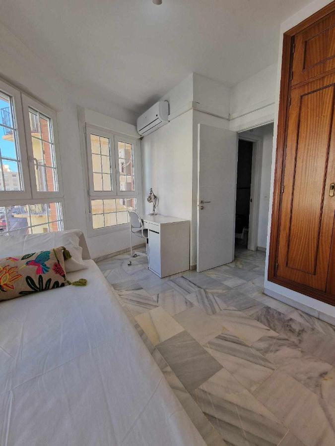 Atico Moderno Con Terraza Privada En Malaga Centro Leilighet Eksteriør bilde